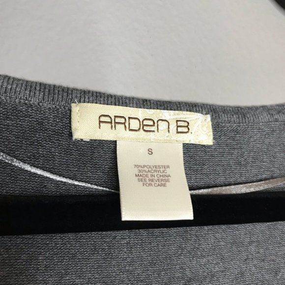 ARDEN B Sequin front gray short sleeve sweater top size Small - Picture 5 of 9